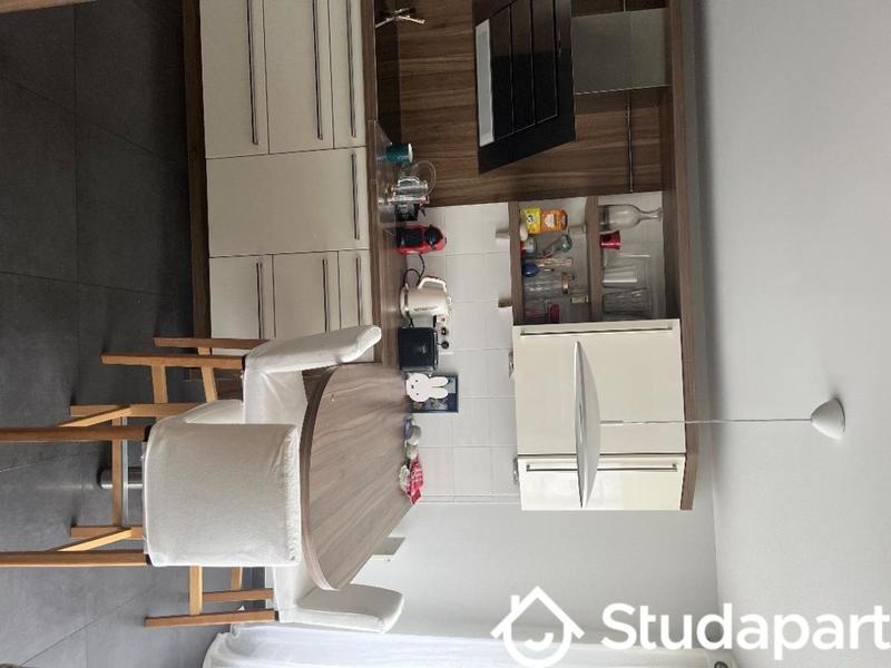 Chambre - 75 m² - 1 pièce