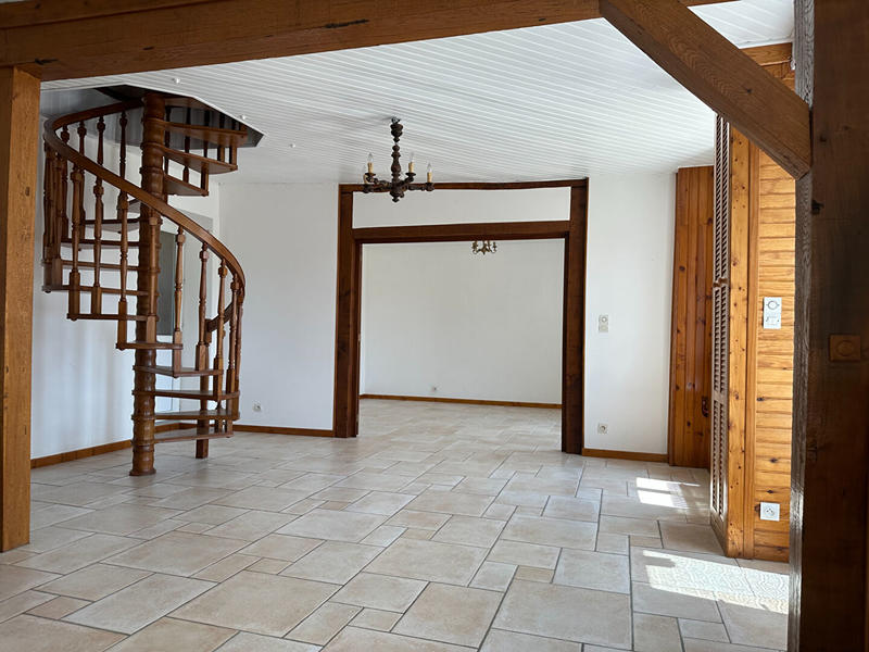 Corps de ferme - 243 m² - 9 pièces