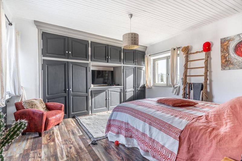 Maison - 200 m² - 7 pièces