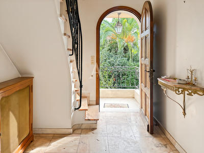 Appartement - 105 m² - 5 pièces