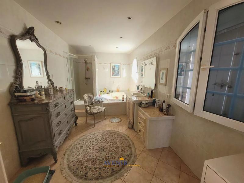 Viager - Maison - 182 m² - 4 pièces