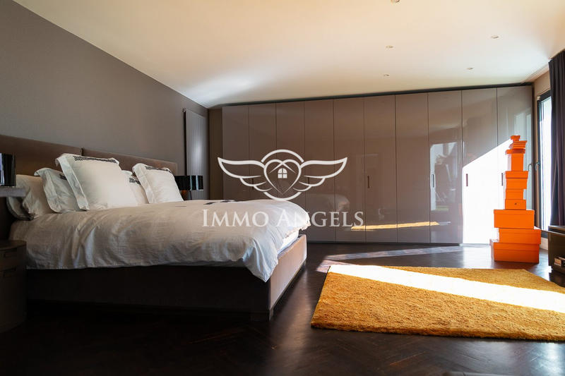 Maison - 500 m² - 9 pièces