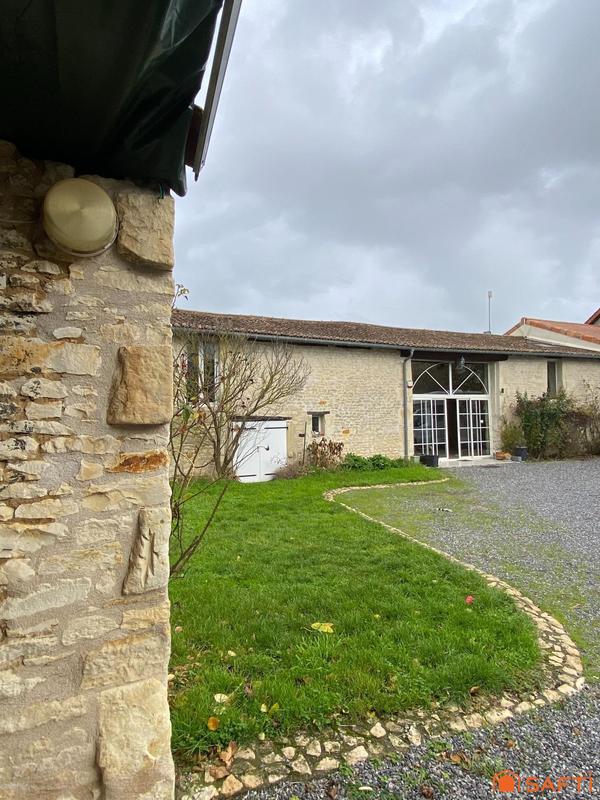 Maison - 200 m² - 12 pièces