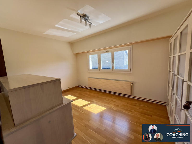 Maison - 210 m² - 10 pièces