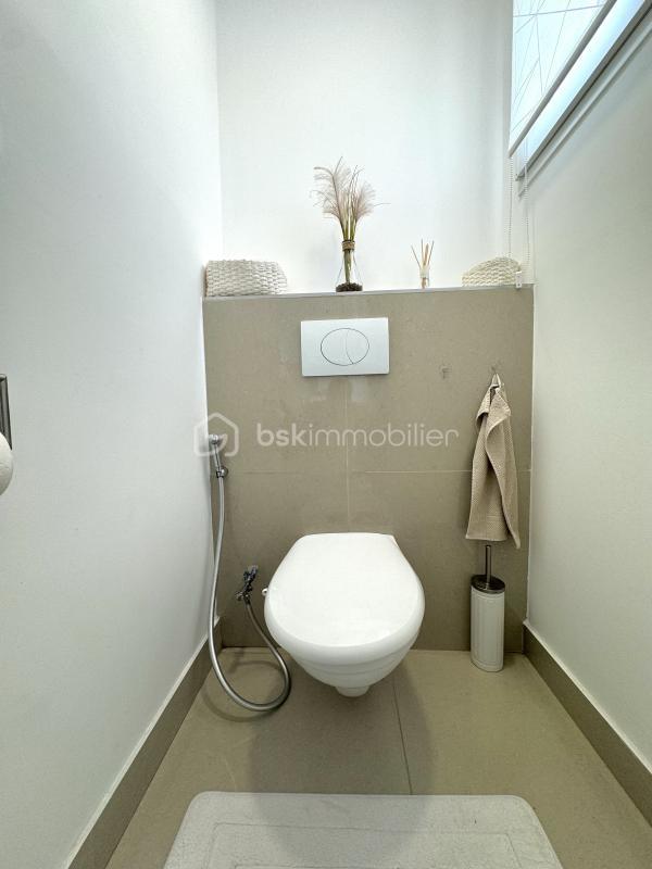 Maison - 140 m² - 6 pièces