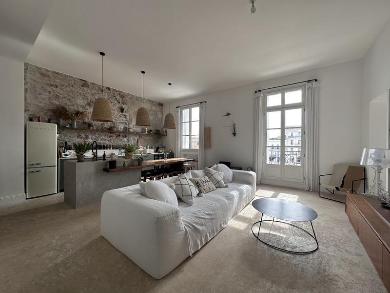 Appartement - 95 m² - 3 pièces