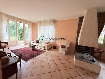 Maison traditionnelle - 165 m² - 6 pièces