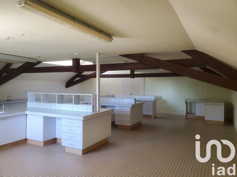 Maison - 255 m² - 4 pièces