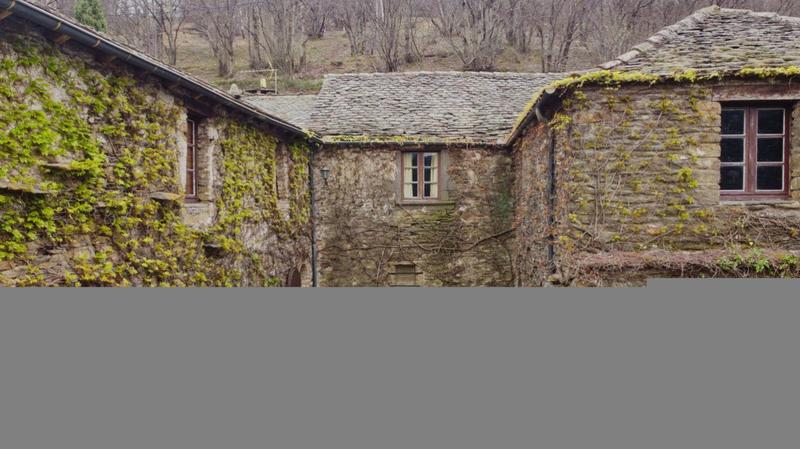 Propriété - 160 m² - 10 pièces