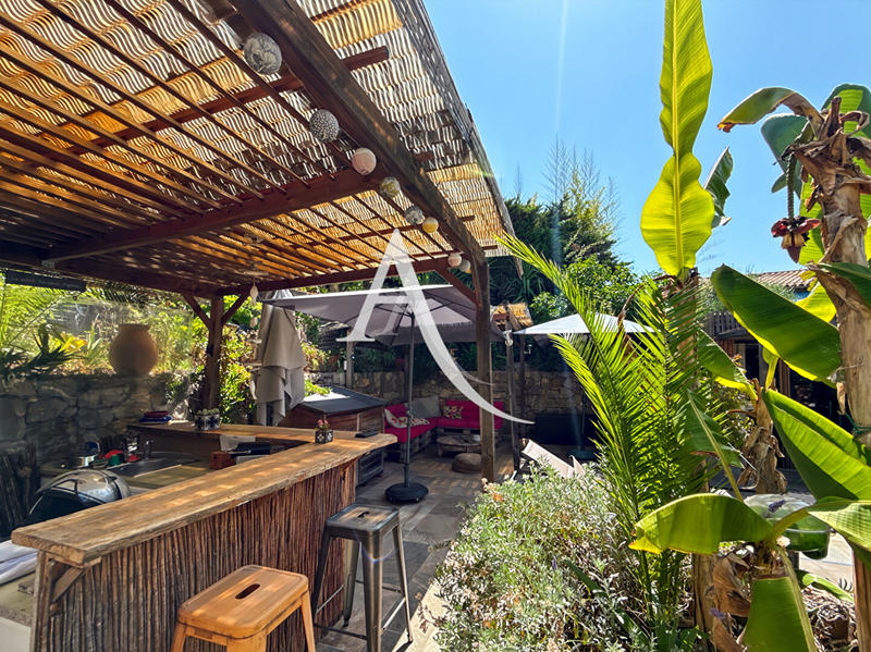 Maison - 201 m² - 5 pièces