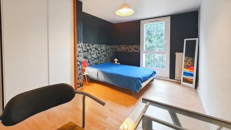 Appartement - 90 m² - 5 pièces