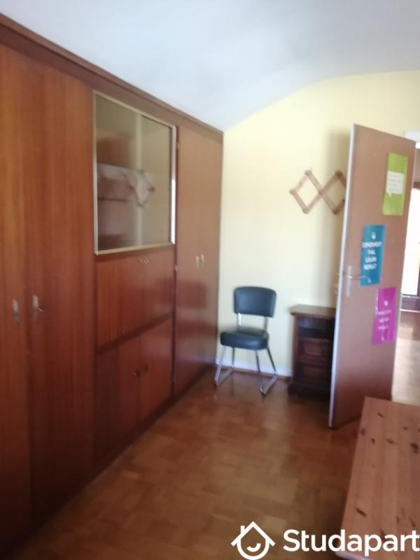 Chambre - 100 m² - 1 pièce