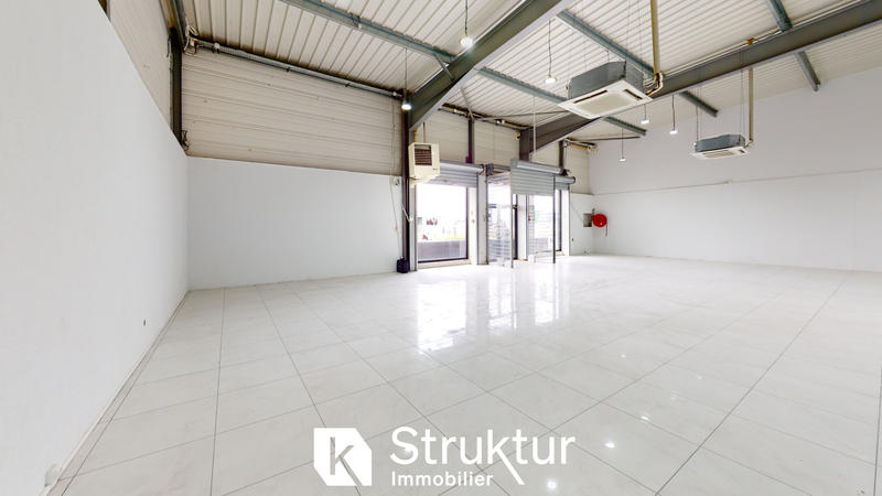 Local commercial - 472 m²