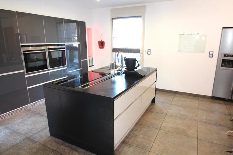 Villa - 184 m² - 6 pièces