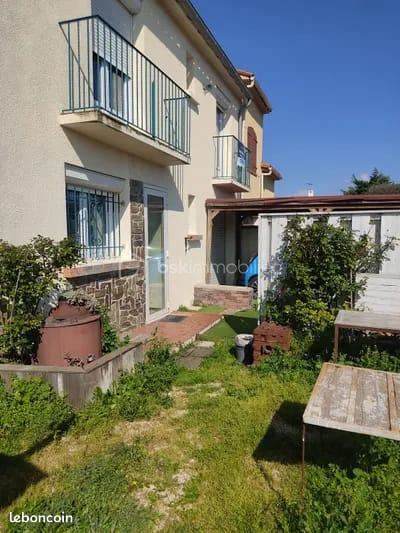 Villa - 100 m² - 5 pièces