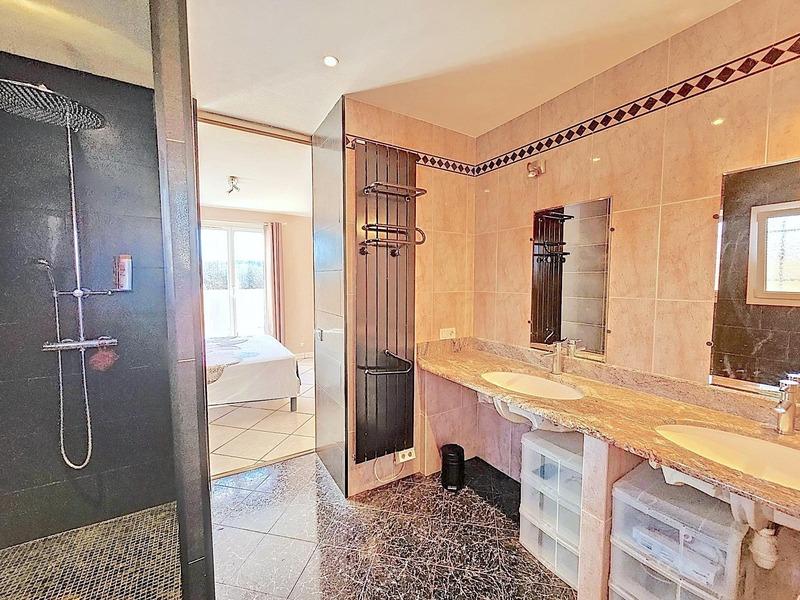Maison - 151 m² - 6 pièces