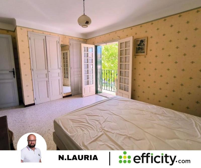 Maison - 185 m² - 9 pièces