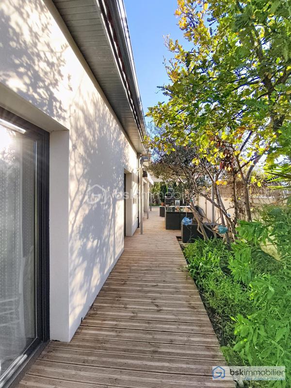 Maison traditionnelle - 145 m² - 5 pièces