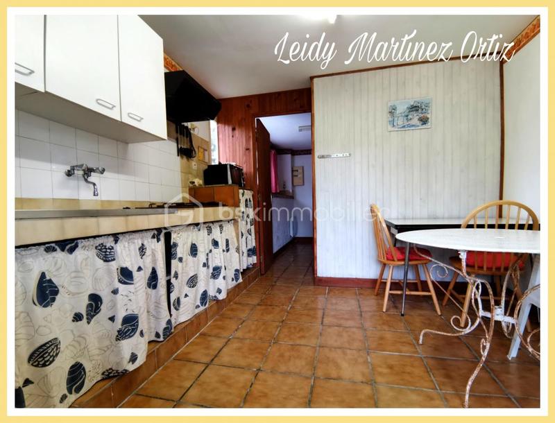 Maison - 350 m² - 21 pièces