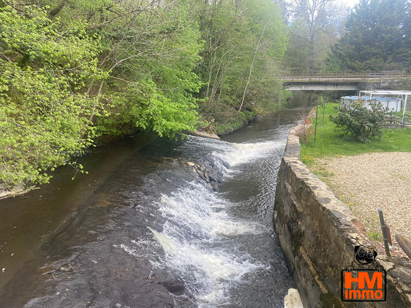 Maison - 300 m² - 15 pièces