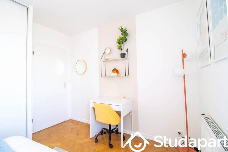 Chambre - 11 m² - 1 pièce