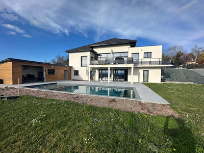 Maison - 258 m² - 6 pièces
