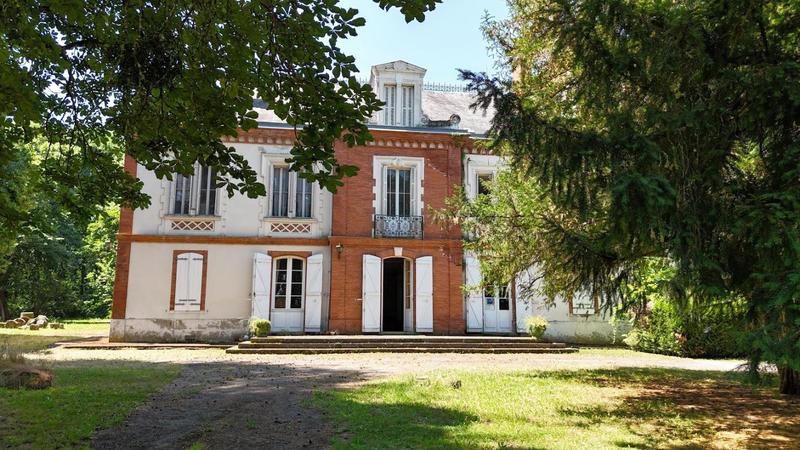 Château - 840 m² - 15 pièces