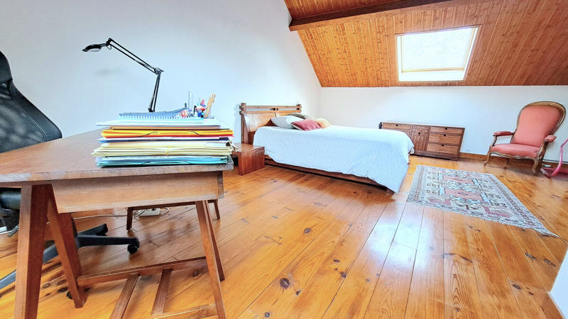 Maison - 201 m² - 7 pièces