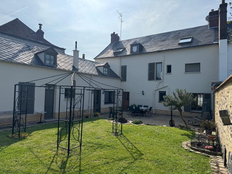 Maison ancienne - 194 m² - 7 pièces