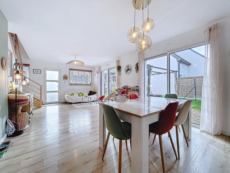 Maison - 80 m² - 4 pièces