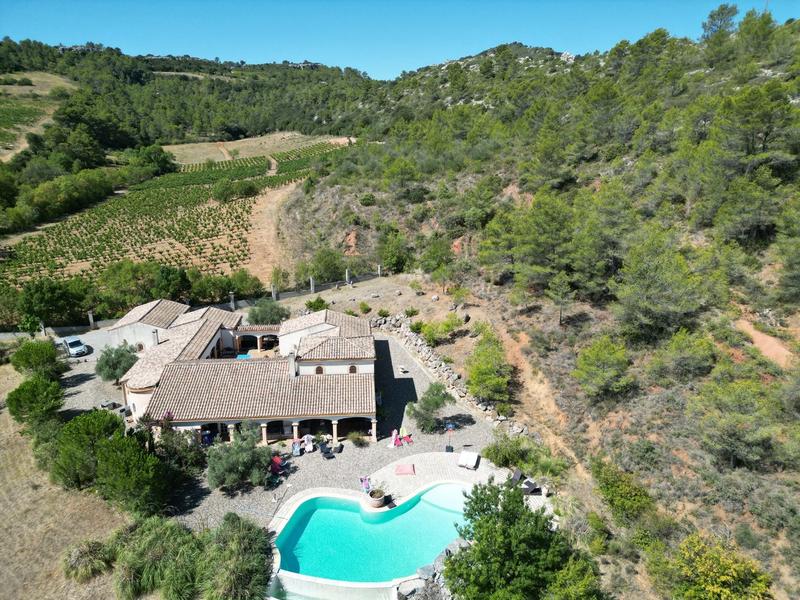 Demeure - 225 m² - 7 pièces