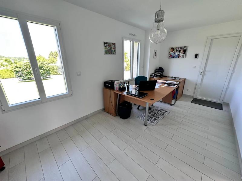 Maison - 261 m² - 10 pièces