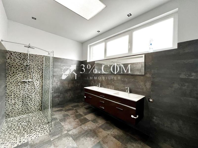 Loft - 202 m² - 6 pièces