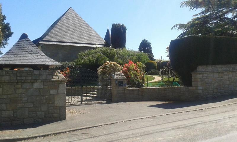 Demeure - 245 m² - 8 pièces