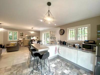 Immeuble - 92 m² - 5 pièces