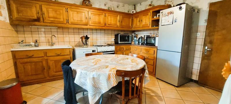 Demeure - 100 m² - 5 pièces