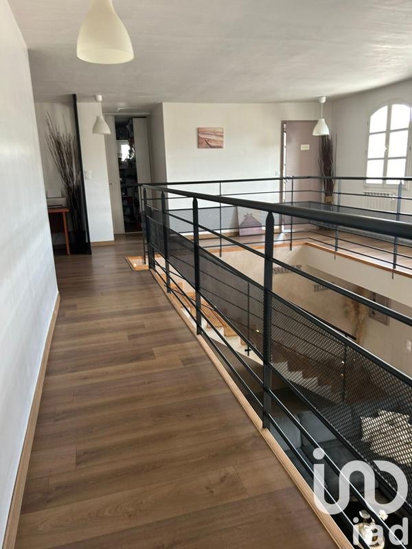 Maison - 214 m² - 8 pièces