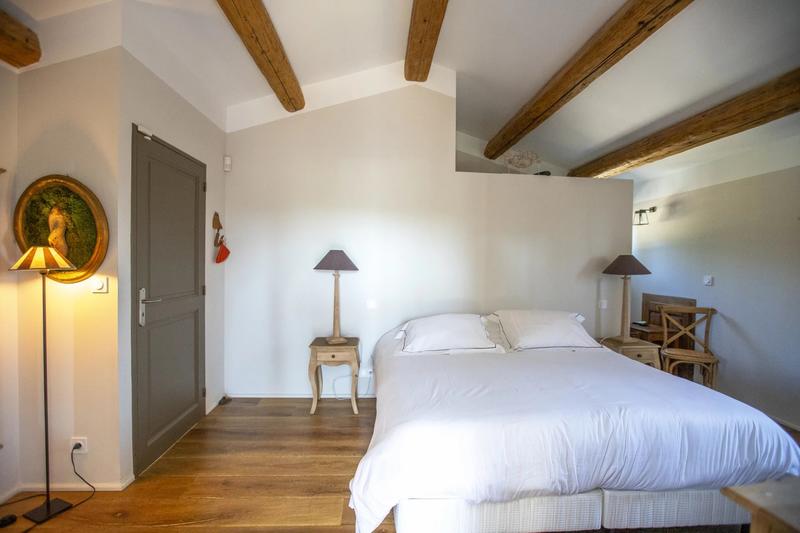 Maison - 240 m² - 9 pièces