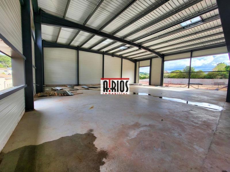 Entrepôt - 1 170 m²