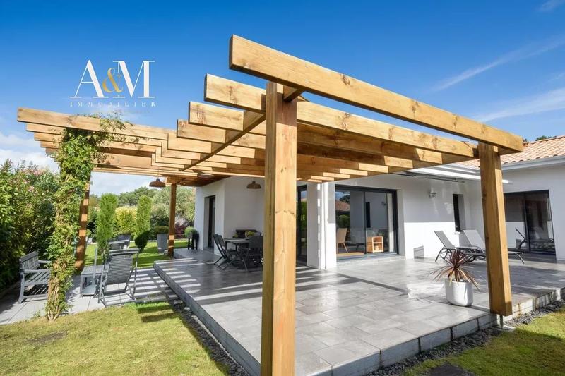 Maison - 140 m² - 5 pièces