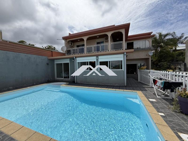 Maison ancienne - 300 m² - 10 pièces