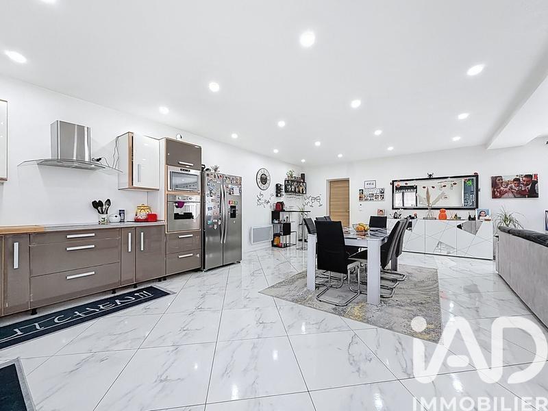 Maison - 180 m² - 6 pièces