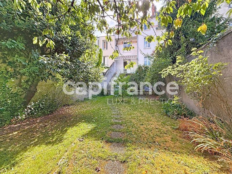 Maison de ville - 181 m² - 9 pièces