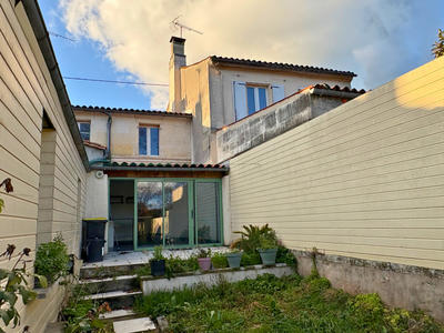 Maison - 90 m² - 3 pièces