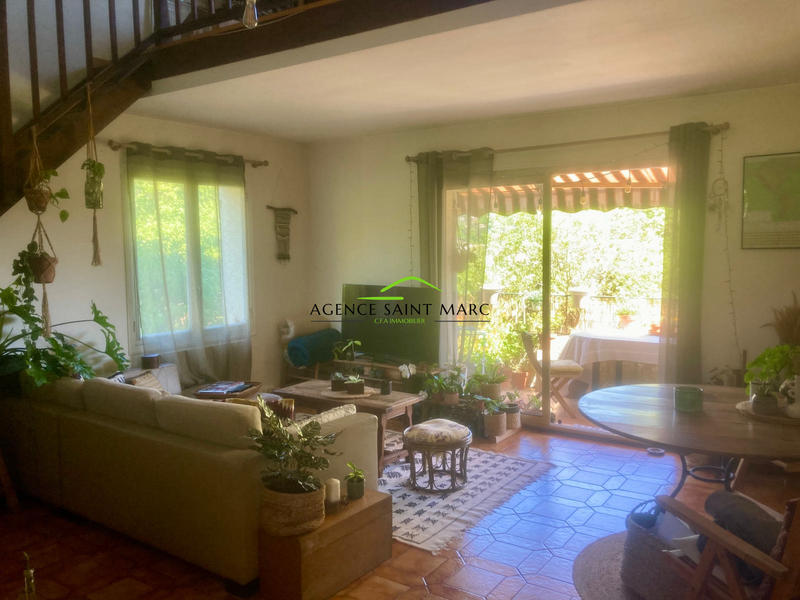 Appartement - 75 m² - 3 pièces