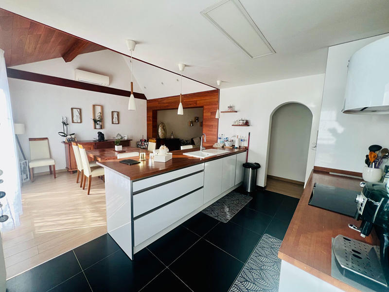 Maison - 150 m² - 8 pièces