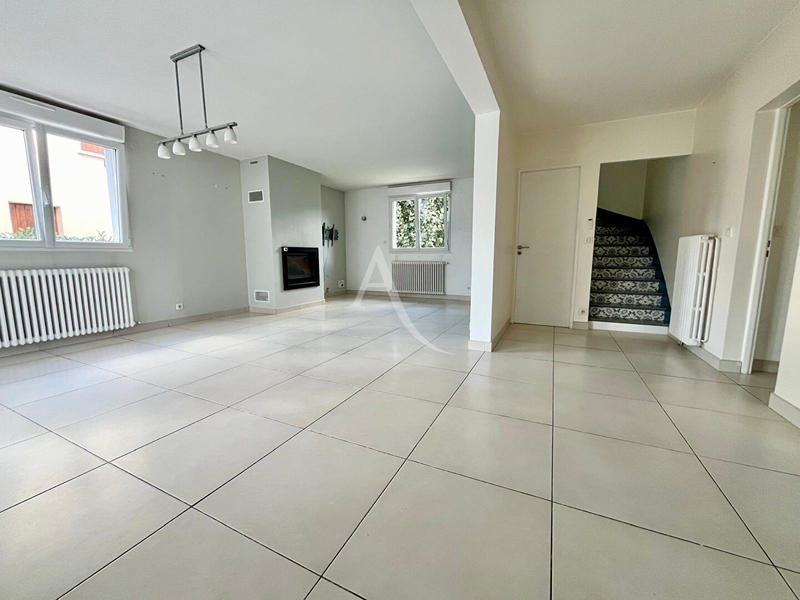 Maison - 180 m² - 6 pièces