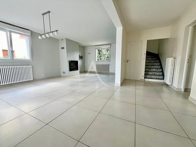 Maison - 180 m² - 6 pièces