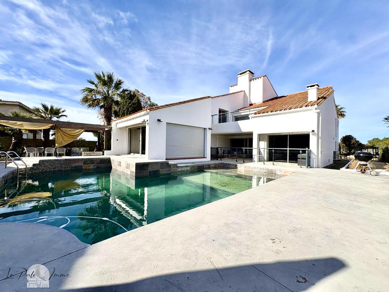 Villa - 300 m² - 7 pièces