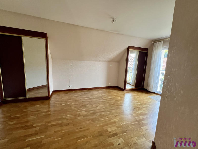 Maison contemporaine - 260 m² - 6 pièces